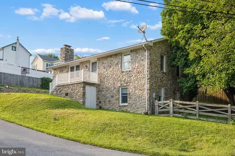 Exterior - 903 E C St E, Brunswick, MD 21716 photo 18 of 18