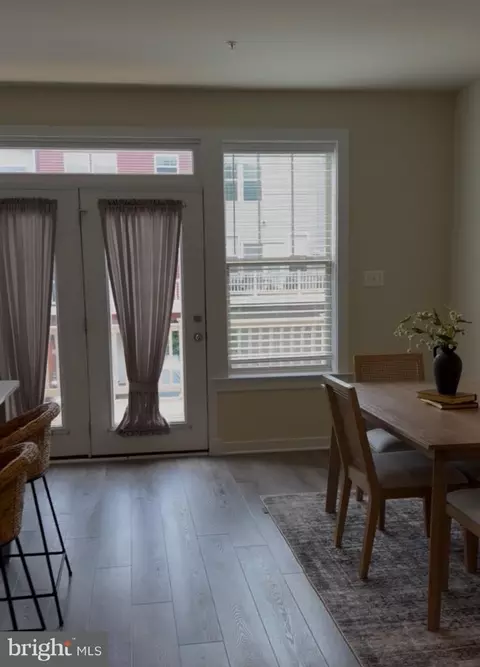 915 Badger Ave, Frederick, MD 21702 photo 2