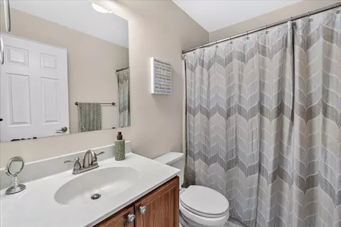 Bath - 101 Crosstimber Way, Frederick, MD 21702 photo 2 of 4