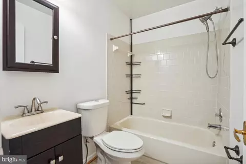 Bath - 9205 Ridgefield Cir, Frederick, MD 21701 photo 2 of 2