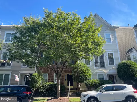 Exterior - 8822 Lew Wallace Rd, Frederick, MD 21704 photo 2 of 10