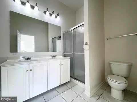 Bath - 8822 Lew Wallace Rd, Frederick, MD 21704 photo 2 of 4