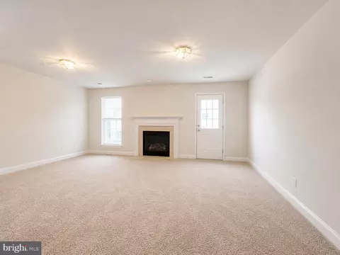 Living - 8822 Lew Wallace Rd, Frederick, MD 21704 photo 4 of 4