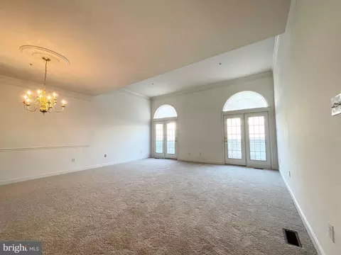 Living - 8822 Lew Wallace Rd, Frederick, MD 21704 photo 2 of 4