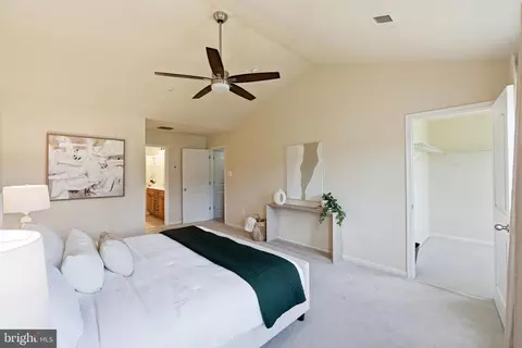 Bedroom - 5633 Bartonsville Rd, Frederick, MD 21704 photo 2 of 4