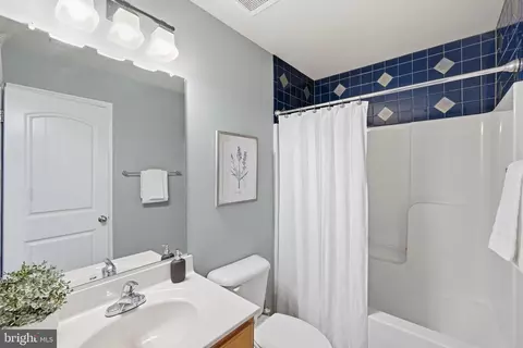 Bath - 5633 Bartonsville Rd, Frederick, MD 21704 photo 2 of 2