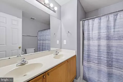 Bath - 2402 Shaker Ln, Frederick, MD 21702 photo 2 of 2