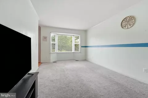 Living - 2402 Shaker Ln, Frederick, MD 21702 photo 4 of 8