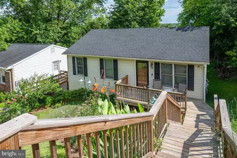 28 E St, Brunswick, MD 21716 photo 2