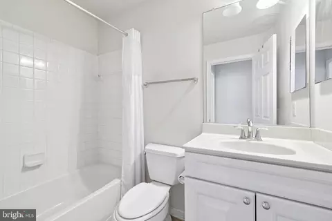 Bath - 6185 Murray Ter, Frederick, MD 21703 photo 1 of 2