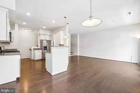 Living - 6185 Murray Ter, Frederick, MD 21703 photo 4 of 5