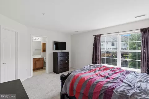 Bedroom - 6103 Pine Crest Ln, Frederick, MD 21701 photo 6 of 9