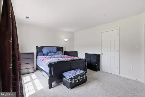 Bedroom - 6103 Pine Crest Ln, Frederick, MD 21701 photo 5 of 9