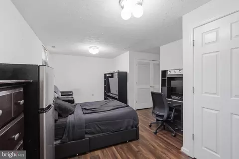 Bedroom - 6103 Pine Crest Ln, Frederick, MD 21701 photo 3 of 9