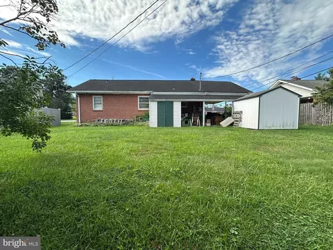 Exterior - 405 Delaware Rd, Frederick, MD 21701 photo 9 of 10