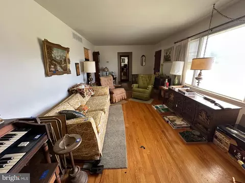 Living - 405 Delaware Rd, Frederick, MD 21701 photo 2 of 2