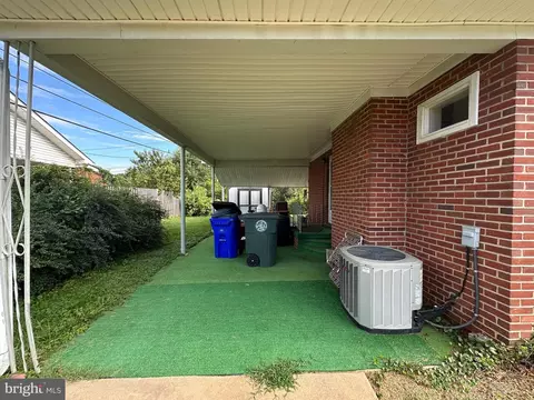 Exterior - 405 Delaware Rd, Frederick, MD 21701 photo 4 of 10