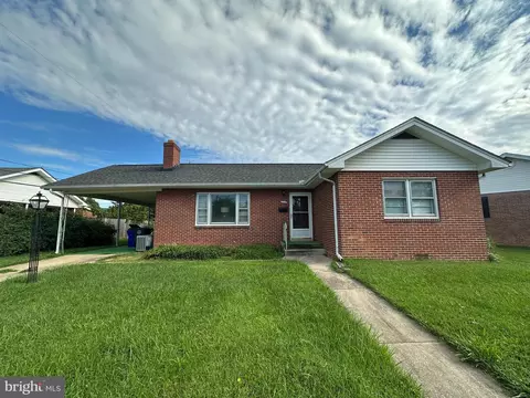 Exterior - 405 Delaware Rd, Frederick, MD 21701 photo 1 of 10