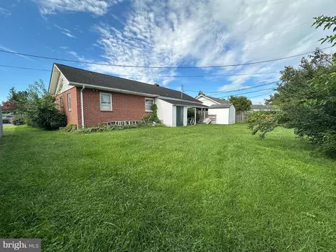 Exterior - 405 Delaware Rd, Frederick, MD 21701 photo 10 of 10