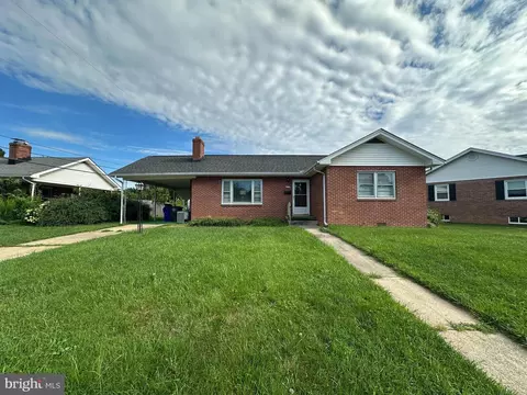 Exterior - 405 Delaware Rd, Frederick, MD 21701 photo 2 of 10