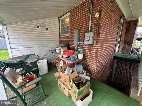 Exterior - 405 Delaware Rd, Frederick, MD 21701 photo 7 of 10