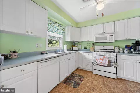 Kitchen - 5601 Calvert Dr, Frederick, MD 21703 photo 1 of 3