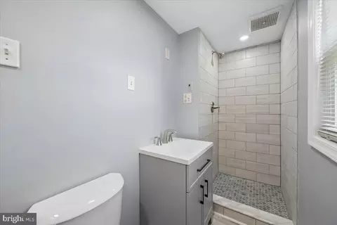 Bath - 5601 Calvert Dr, Frederick, MD 21703 photo 3 of 3