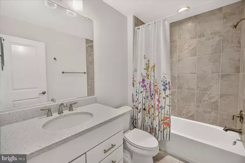 Bath - 6805 Hawes Ct, Frederick, MD 21702 photo 2 of 4