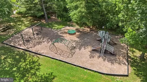 View/Area - 6805 Hawes Ct, Frederick, MD 21702 photo 5 of 6