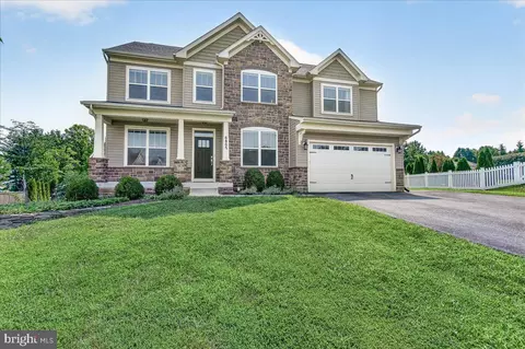 Exterior - 6805 Hawes Ct, Frederick, MD 21702 photo 1 of 6