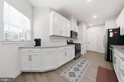 Entry Way - 6134 Dock St, Frederick, MD 21703 photo 4 of 20