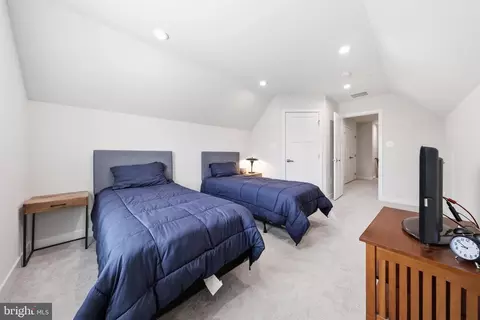 Bedroom - 6134 Dock St, Frederick, MD 21703 photo 7 of 7