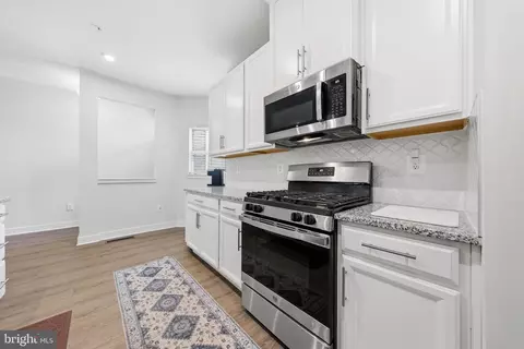 Entry Way - 6134 Dock St, Frederick, MD 21703 photo 8 of 20