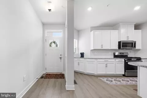 Entry Way - 6134 Dock St, Frederick, MD 21703 photo 1 of 20