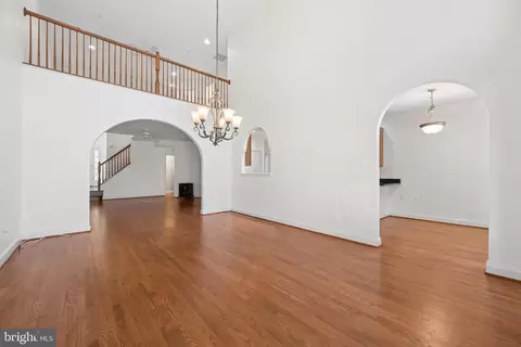 Living - 2605 Mill Race Rd, Frederick, MD 21701 photo 9 of 12