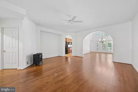 Living - 2605 Mill Race Rd, Frederick, MD 21701 photo 3 of 12