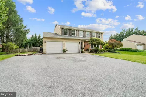 Exterior - 4209 Garnet Dr, Middletown, MD 21769 photo 4 of 10