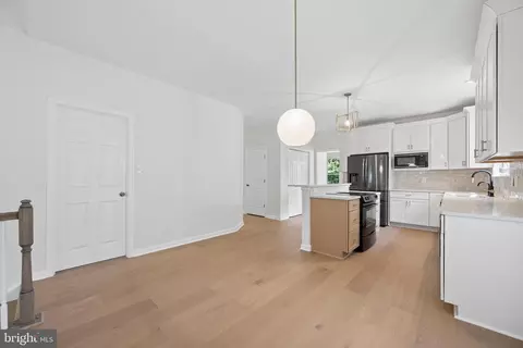 Entry Way - 1016 Dulaney Mill Dr, Frederick, MD 21702 photo 8 of 18