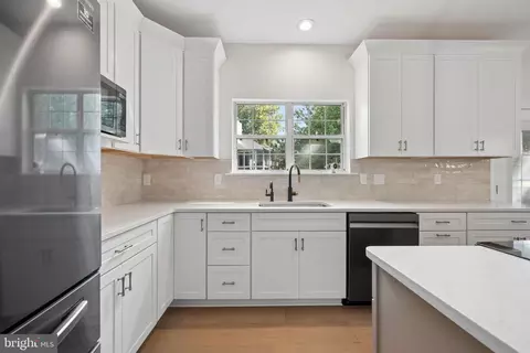Kitchen - 1016 Dulaney Mill Dr, Frederick, MD 21702 photo 3 of 3