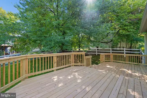 Exterior - 1016 Dulaney Mill Dr, Frederick, MD 21702 photo 2 of 12