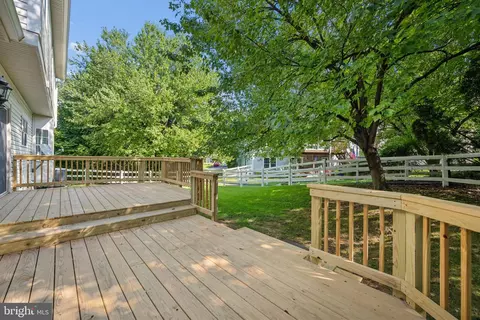 Exterior - 1016 Dulaney Mill Dr, Frederick, MD 21702 photo 5 of 12