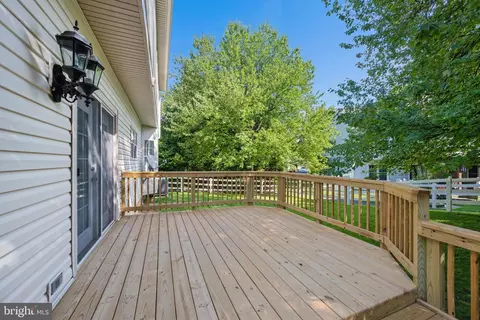 Exterior - 1016 Dulaney Mill Dr, Frederick, MD 21702 photo 4 of 12