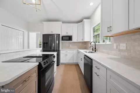 Kitchen - 1016 Dulaney Mill Dr, Frederick, MD 21702 photo 2 of 3