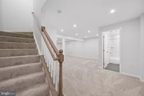 Entry Way - 1016 Dulaney Mill Dr, Frederick, MD 21702 photo 17 of 18