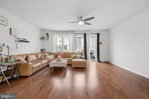 Living - 8511 Bald Eagle Ln, Frederick, MD 21704 photo 2 of 3