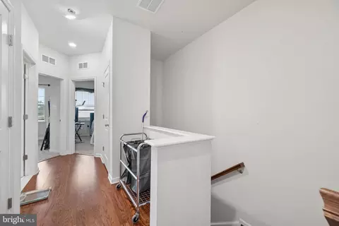 Entry Way - 8511 Bald Eagle Ln, Frederick, MD 21704 photo 10 of 14