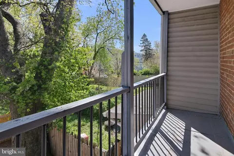 Exterior - 230 E 5th St, Frederick, MD 21701 photo 5 of 7