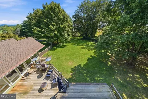 Exterior - 6303 Winpenny Dr, Frederick, MD 21702 photo 12 of 15