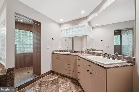 Bath - 6303 Winpenny Dr, Frederick, MD 21702 photo 2 of 5