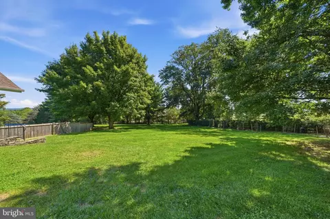 Exterior - 6303 Winpenny Dr, Frederick, MD 21702 photo 14 of 15